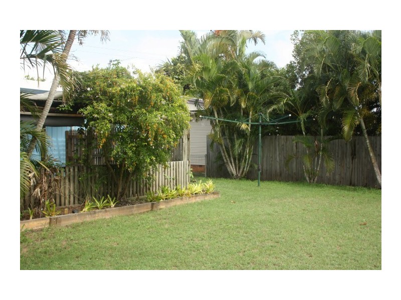 27 Ann Street, Torquay QLD 4655