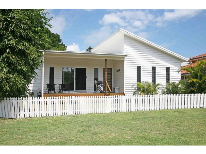 188 Cypress Street, Urangan QLD 4655