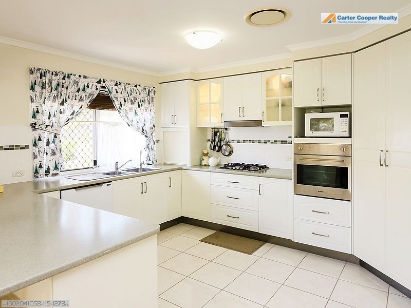 39 Senorita Parade, Urangan QLD 4655