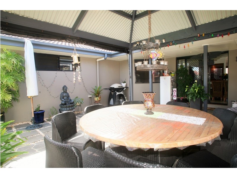 8 Surrey Court, Kawungan QLD 4655
