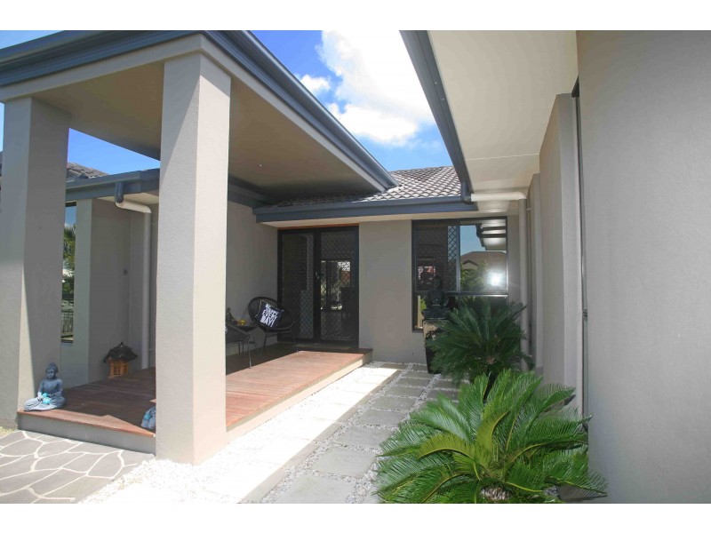 8 Surrey Court, Kawungan QLD 4655