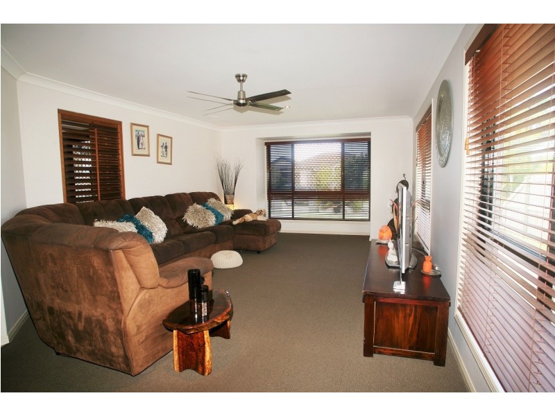 8 Surrey Court, Kawungan QLD 4655