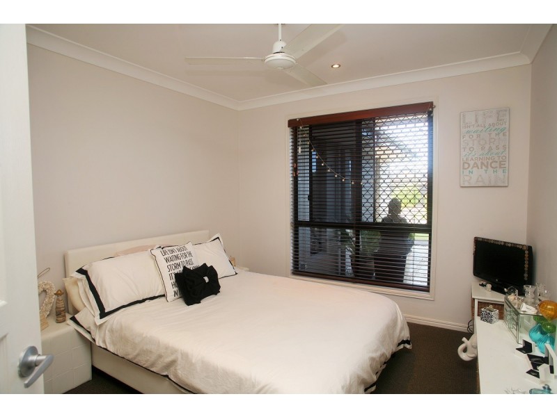 8 Surrey Court, Kawungan QLD 4655