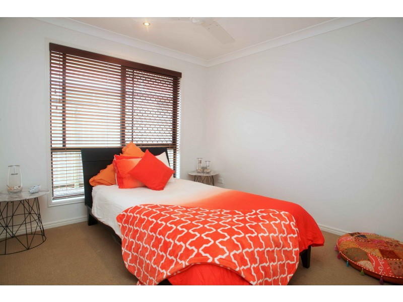 8 Surrey Court, Kawungan QLD 4655