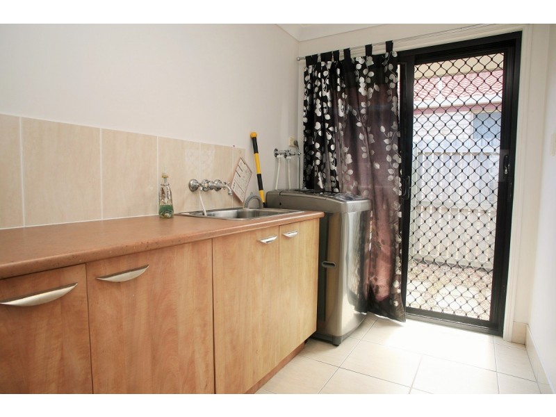 8 Surrey Court, Kawungan QLD 4655