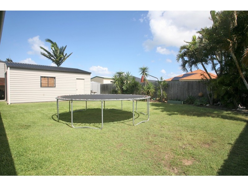8 Surrey Court, Kawungan QLD 4655