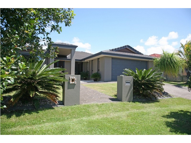 8 Surrey Court, Kawungan QLD 4655