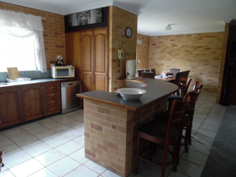 190 Elizabeth Street, Urangan QLD 4655