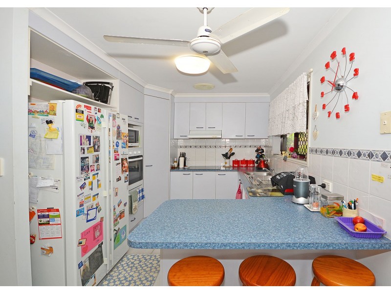 4 Silvereye Court, Eli Waters QLD 4655