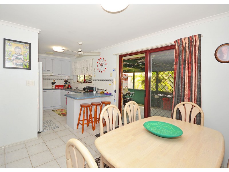 4 Silvereye Court, Eli Waters QLD 4655