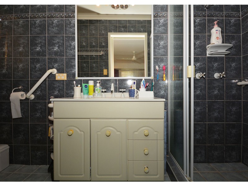 4 Silvereye Court, Eli Waters QLD 4655