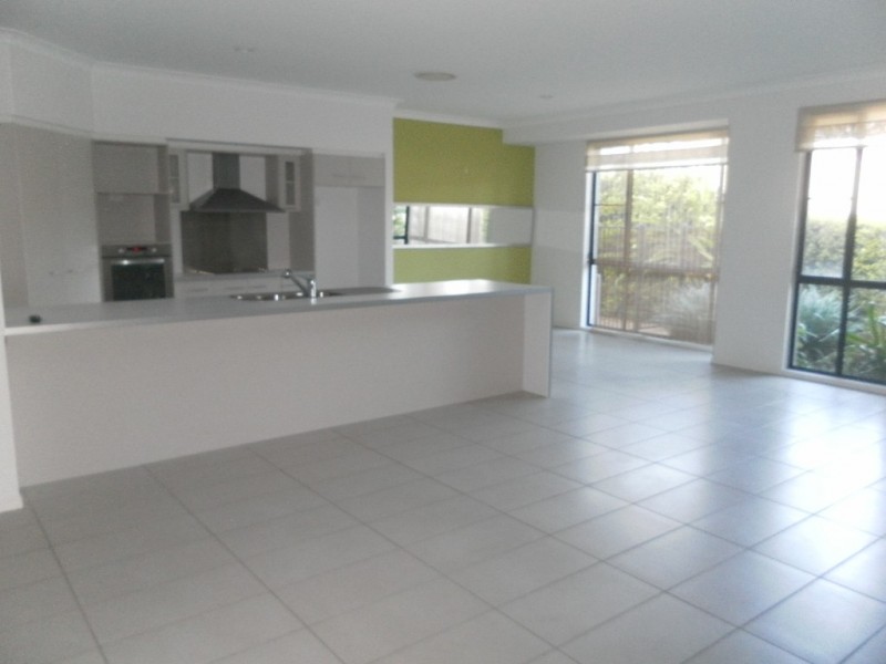 11 Boat Harbour Drive, Urraween QLD 4655