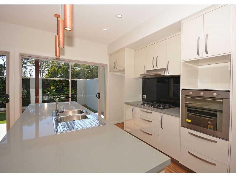 14b Hockley Lane, Urangan QLD 4655