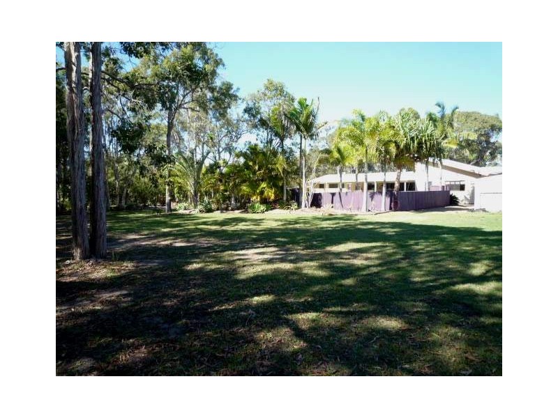 8 Verden Drive, Urangan QLD 4655
