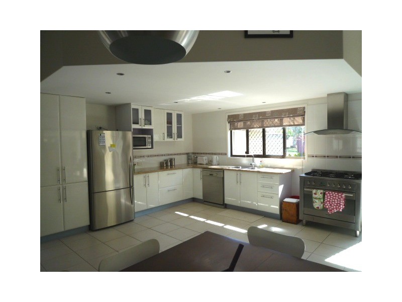 8 Verden Drive, Urangan QLD 4655