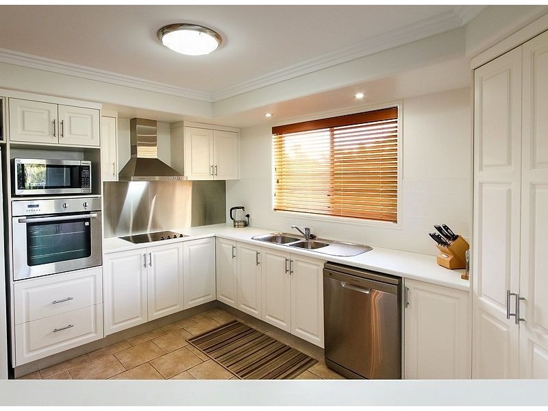 5 Woongoolbver Court, River Heads QLD 4655