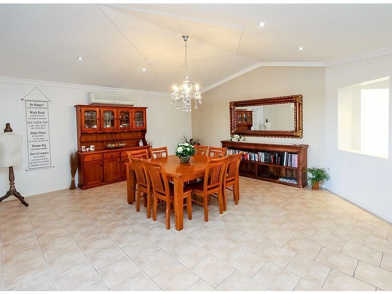 5 Woongoolbver Court, River Heads QLD 4655