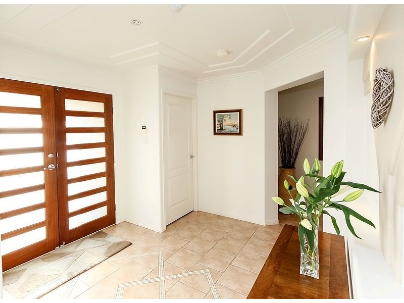 5 Woongoolbver Court, River Heads QLD 4655