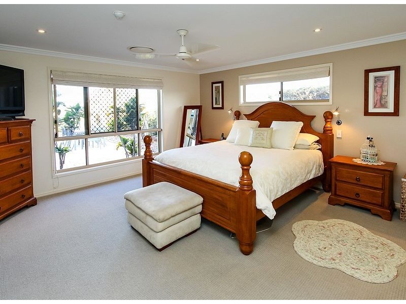 5 Woongoolbver Court, River Heads QLD 4655