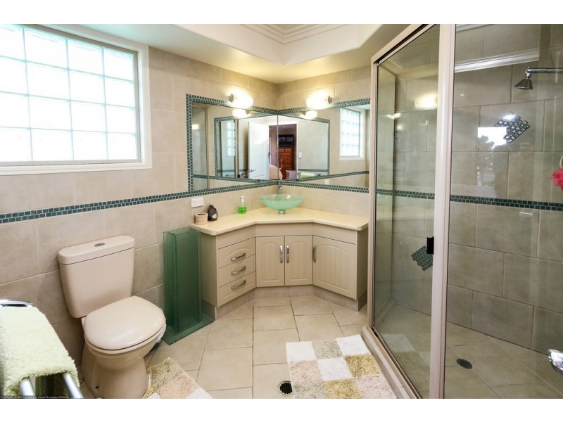 5 Woongoolbver Court, River Heads QLD 4655