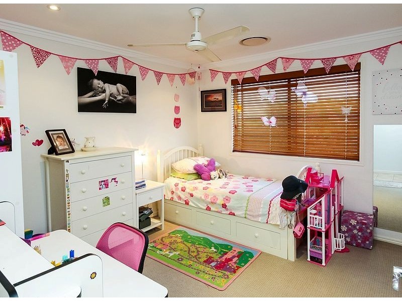 5 Woongoolbver Court, River Heads QLD 4655