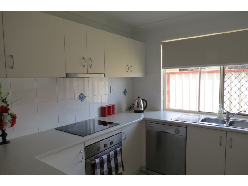 36 Anchorage Cct, Point Vernon QLD 4655