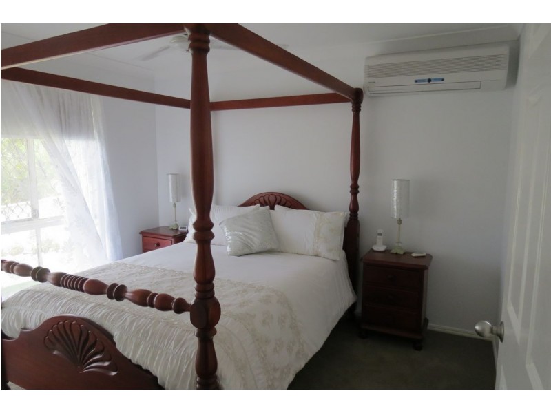 36 Anchorage Cct, Point Vernon QLD 4655