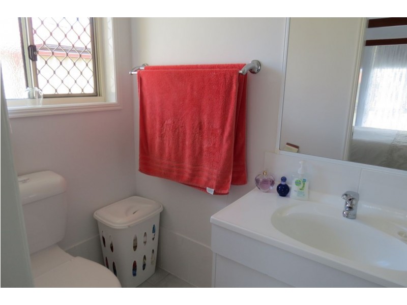 36 Anchorage Cct, Point Vernon QLD 4655