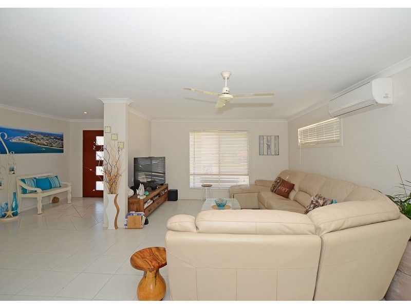 24 Teresa Street, Nikenbah QLD 4655