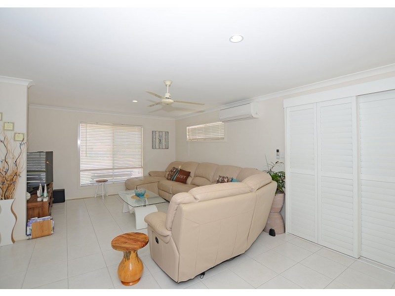 24 Teresa Street, Nikenbah QLD 4655