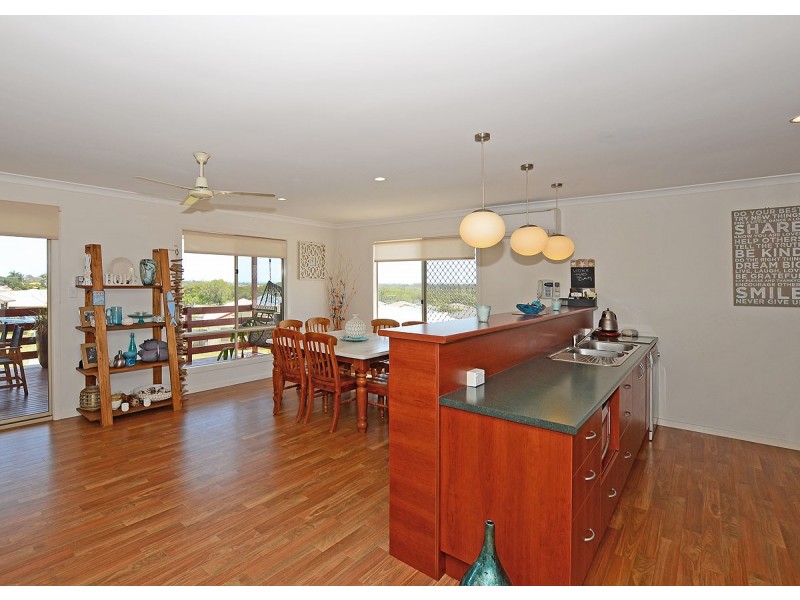24 Teresa Street, Nikenbah QLD 4655