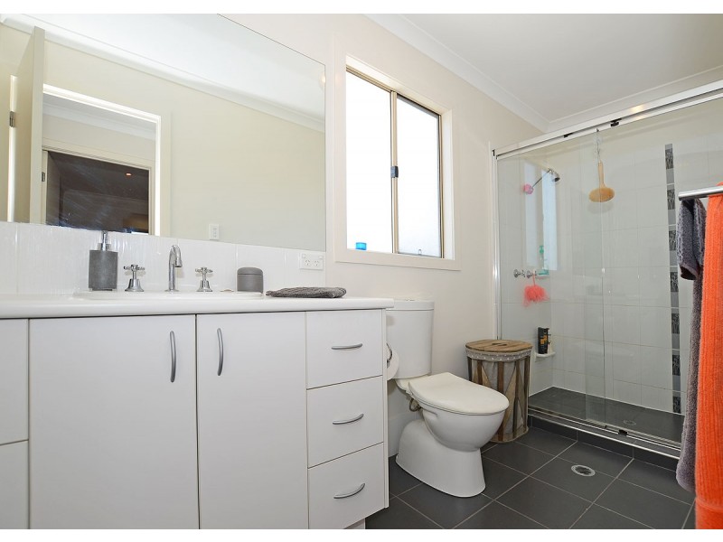 24 Teresa Street, Nikenbah QLD 4655