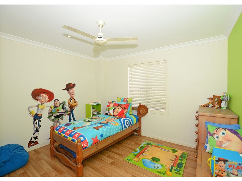 24 Teresa Street, Nikenbah QLD 4655