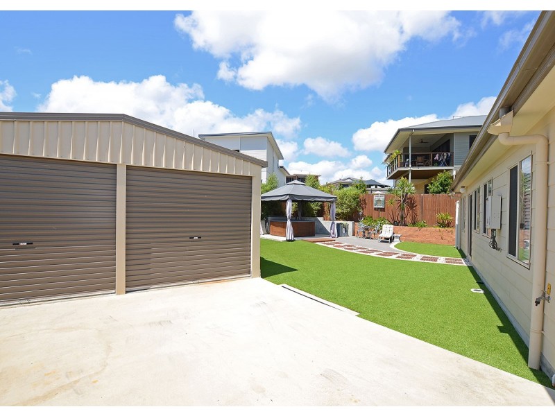 24 Teresa Street, Nikenbah QLD 4655