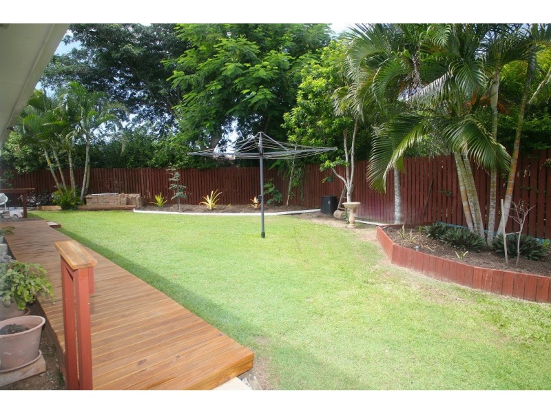 8 Maureen Court, Point Vernon QLD 4655