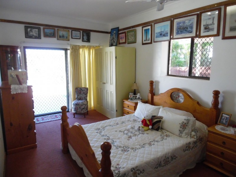 8 Maureen Court, Point Vernon QLD 4655