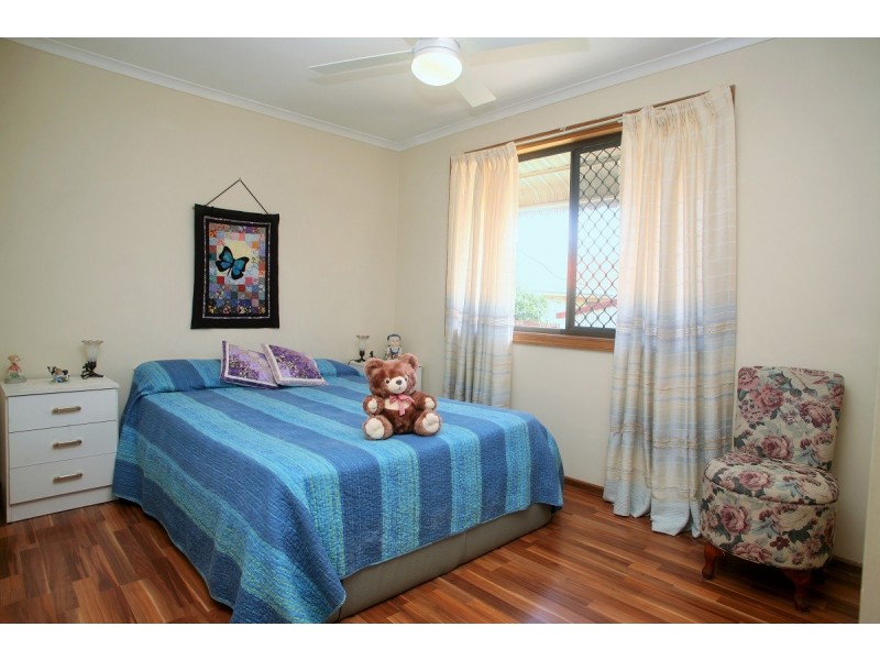8 Maureen Court, Point Vernon QLD 4655