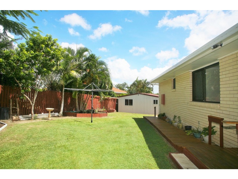 8 Maureen Court, Point Vernon QLD 4655