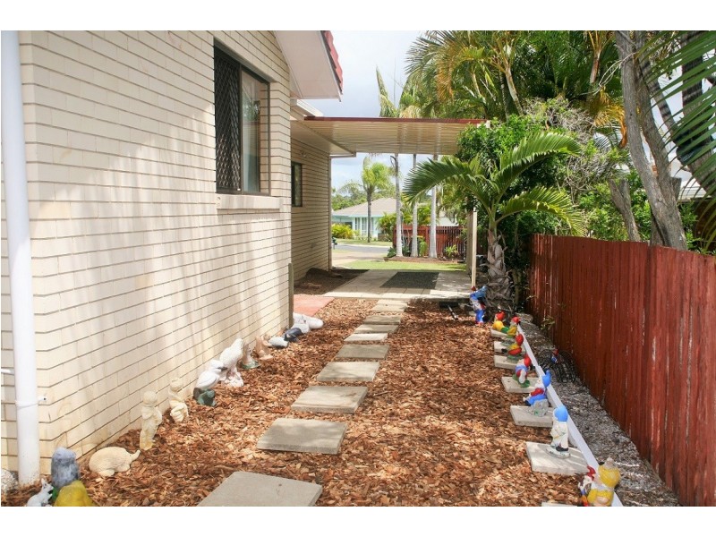 8 Maureen Court, Point Vernon QLD 4655