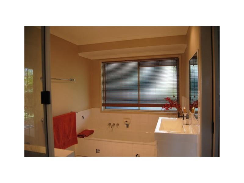 11 Valfern Court, Dundowran QLD 4655