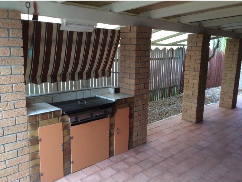 796 Boat Harbour Drive, Urangan QLD 4655