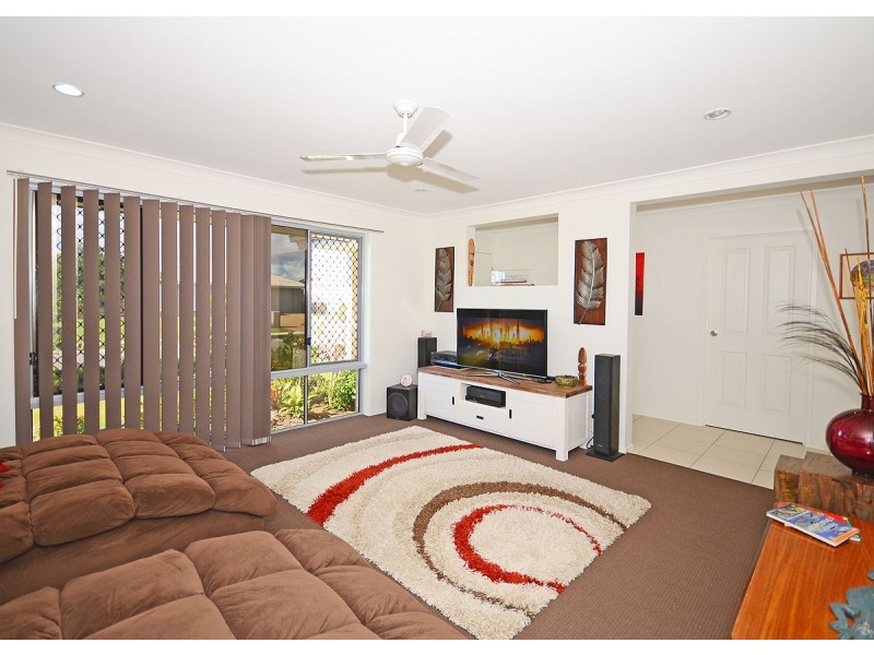 6 Mawson Court, Urraween QLD 4655