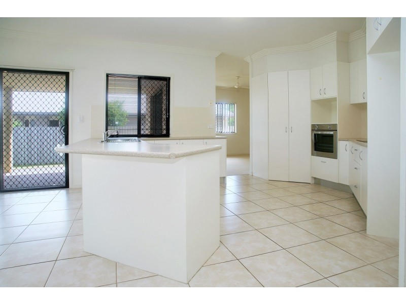 10 Rochester Court, Urraween QLD 4655