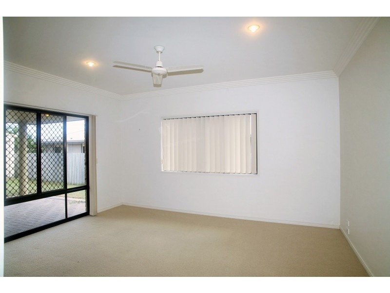 10 Rochester Court, Urraween QLD 4655