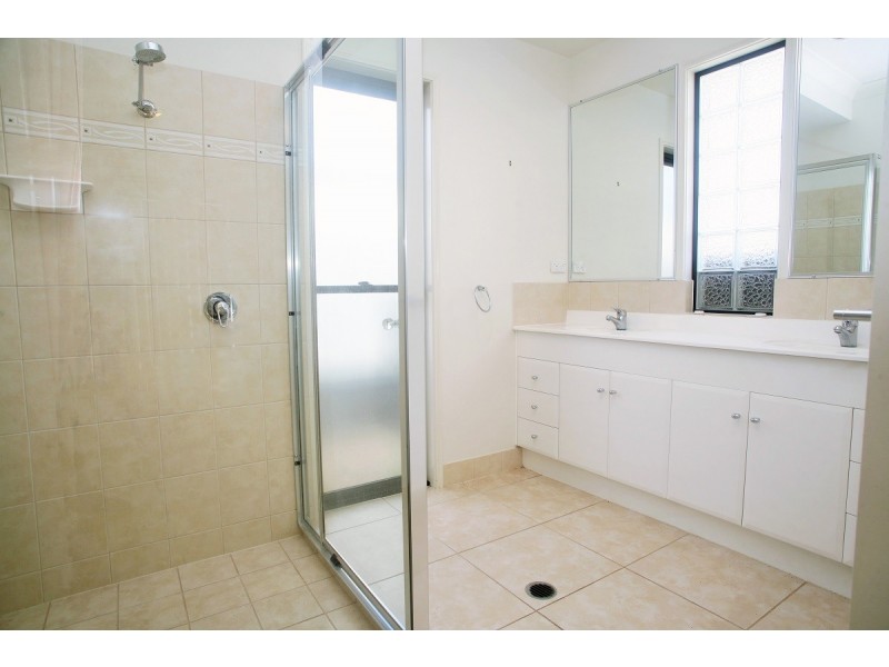 10 Rochester Court, Urraween QLD 4655