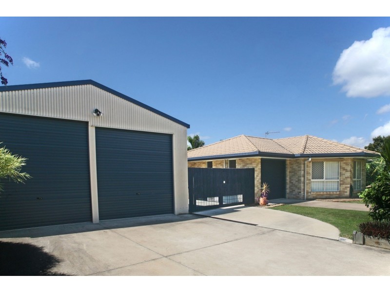 2 Whipbird Court, Urangan QLD 4655