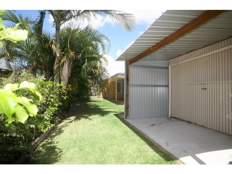 2 Whipbird Court, Urangan QLD 4655