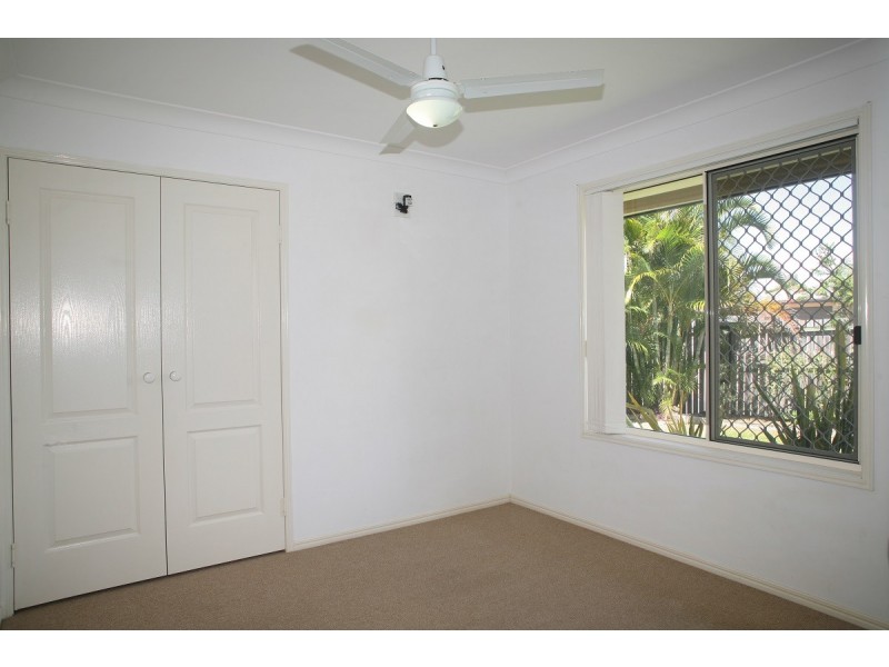 2 Whipbird Court, Urangan QLD 4655