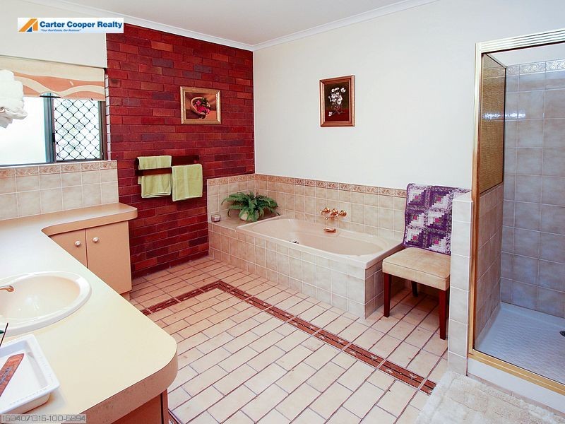 10 Palera Court, Point Vernon QLD 4655