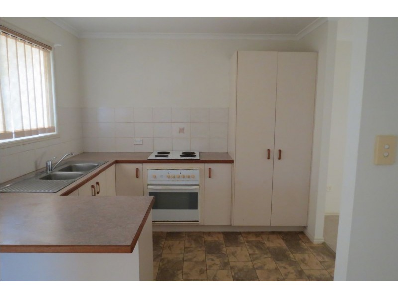 40 Hansen Street, Urangan QLD 4655